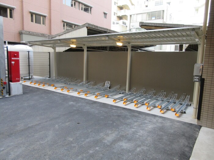 物件外観写真3　(駐輪場)