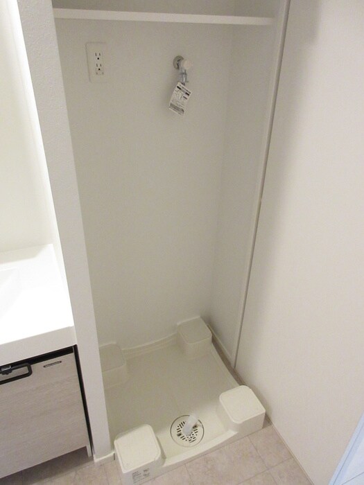 物件内観写真11　(洗濯機置場)