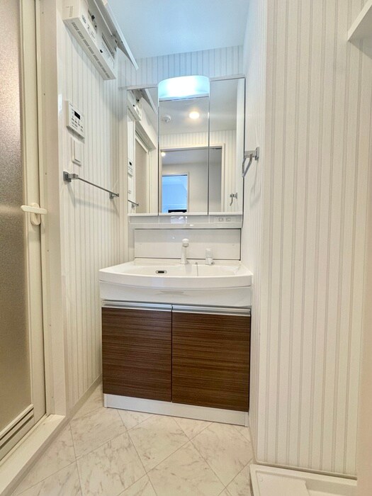 物件内観写真11　(洗面)