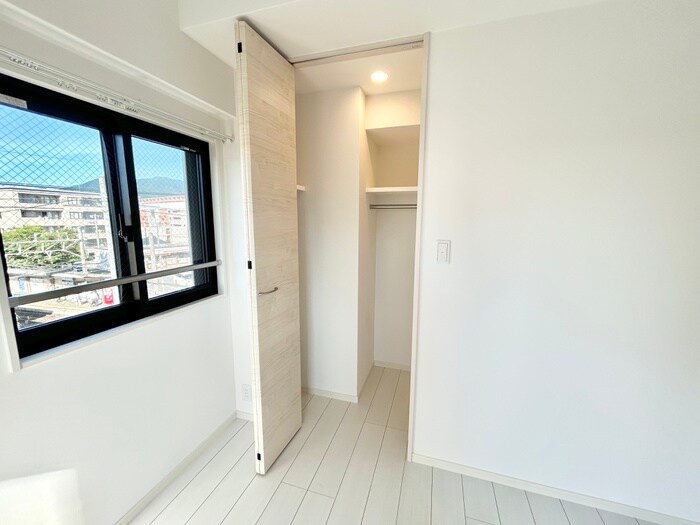 物件内観写真12　(収納)