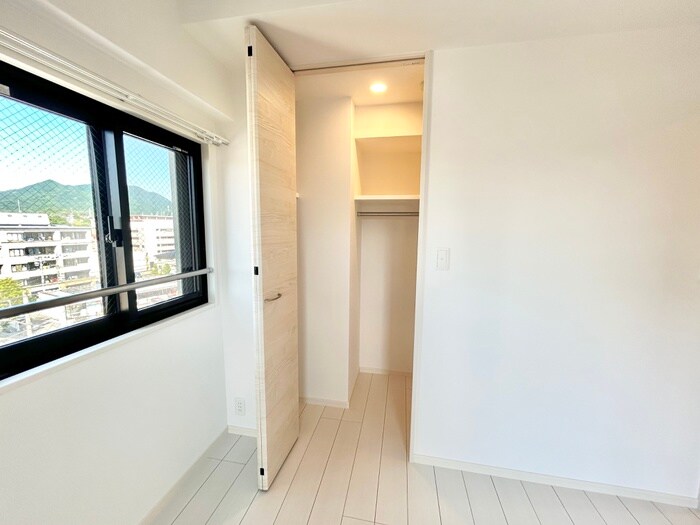 物件内観写真12　(収納)