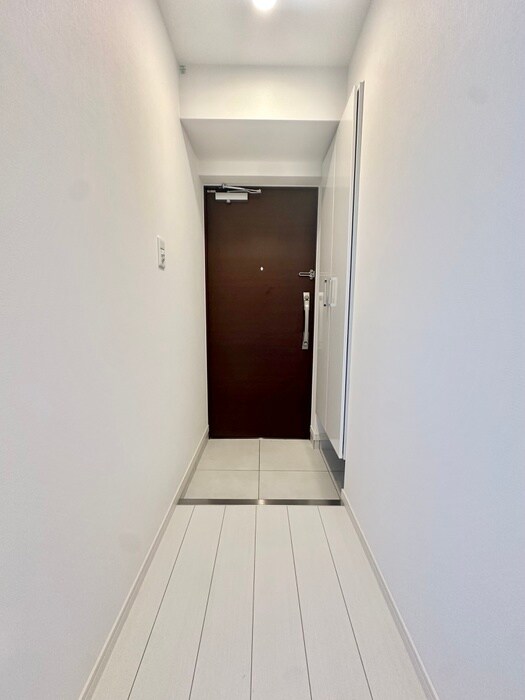 物件内観写真13　(玄関)