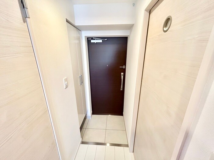 物件内観写真13　(玄関)