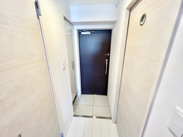 物件内観写真13　(玄関)