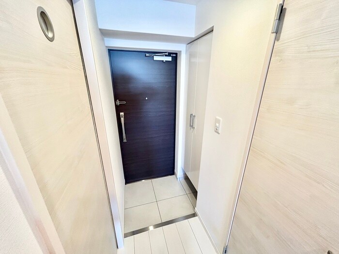 物件内観写真13　(玄関)