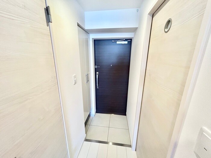 物件内観写真13　(玄関)