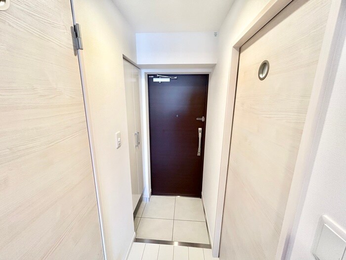 物件内観写真13　(玄関)