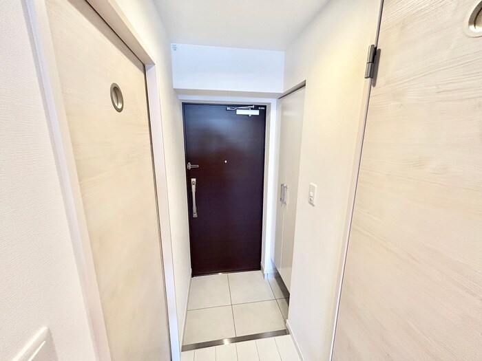 物件内観写真13　(玄関)