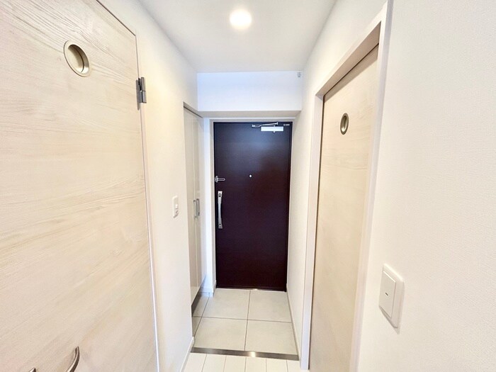 物件内観写真13　(玄関)