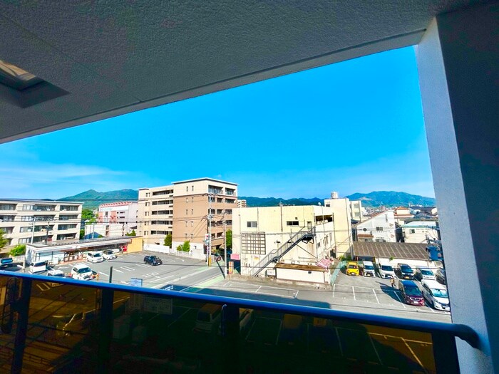 物件内観写真15　(室内からの展望)