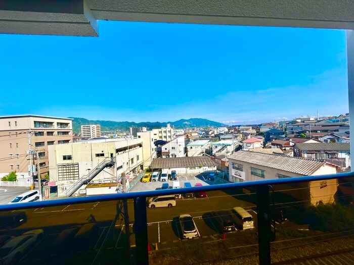 物件内観写真15　(室内からの展望)