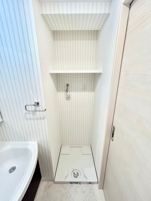 物件内観写真16　(洗濯機置場)