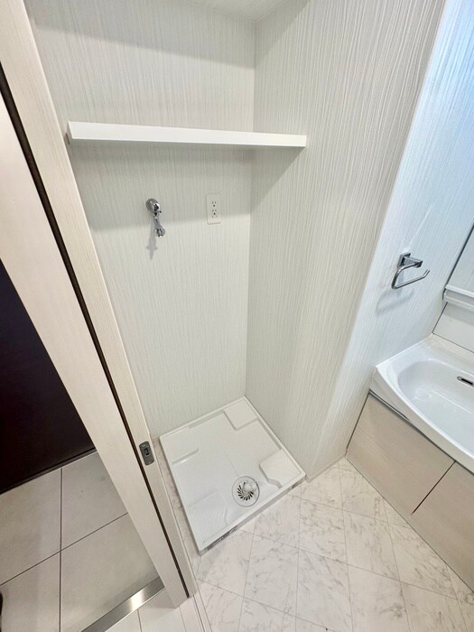 物件内観写真17　(洗濯機置場)