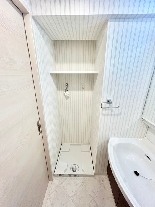 物件内観写真17　(洗濯機置場)