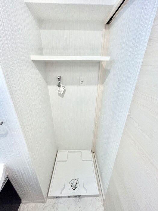 物件内観写真18　(洗濯機置場)