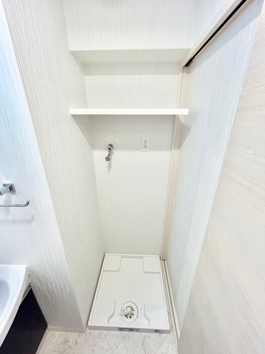 物件内観写真18　(洗濯機置場)