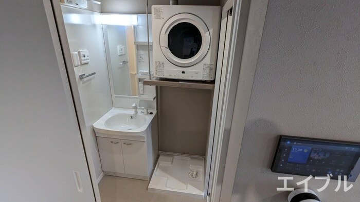 物件内観写真17　(洗濯機置場)