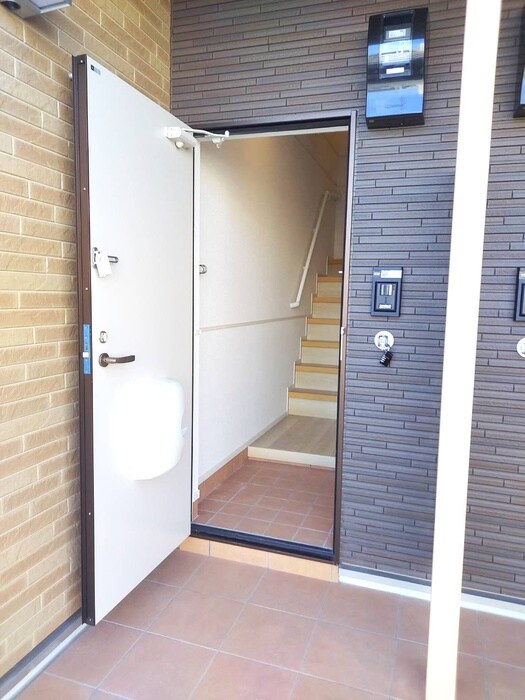 物件内観写真7　(玄関)