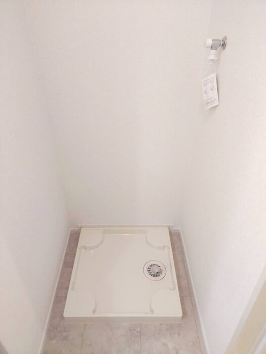 物件内観写真17　(洗濯機置場)