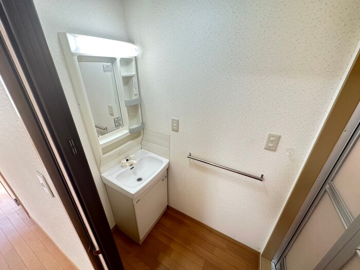 物件内観写真11　(洗面)