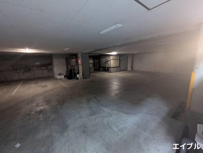 物件外観写真5　(駐車場)