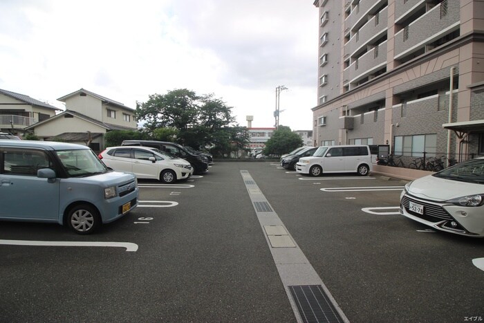 物件外観写真5　(駐車場)