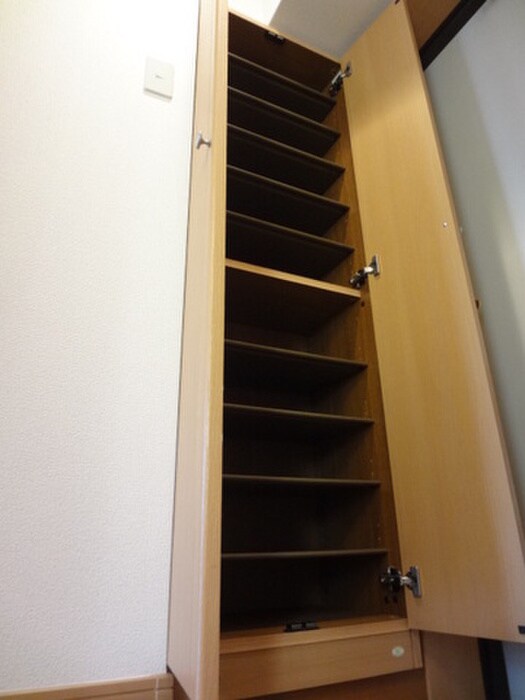 物件内観写真15　(靴箱)