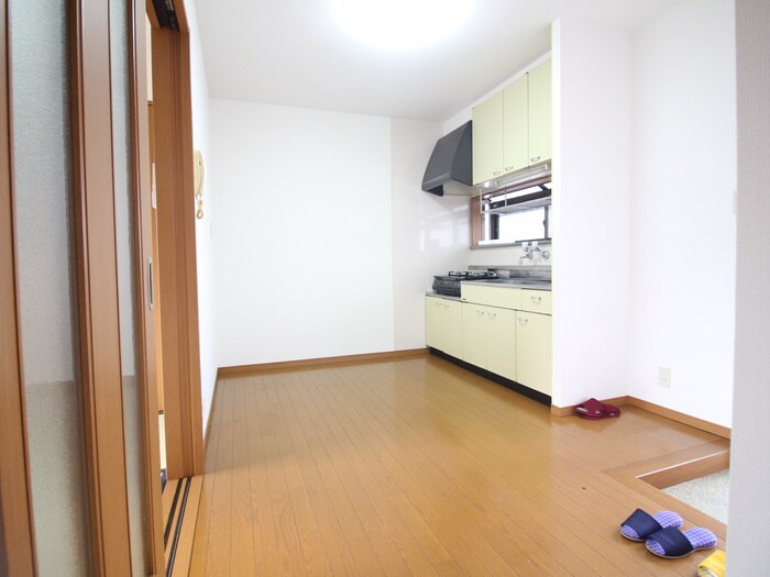 物件内観写真3　(居室)