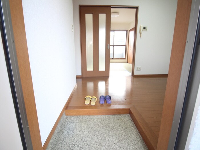 物件内観写真13　(玄関)