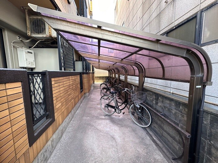 物件外観写真3　(駐輪場)