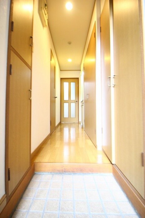 物件内観写真17　(玄関)