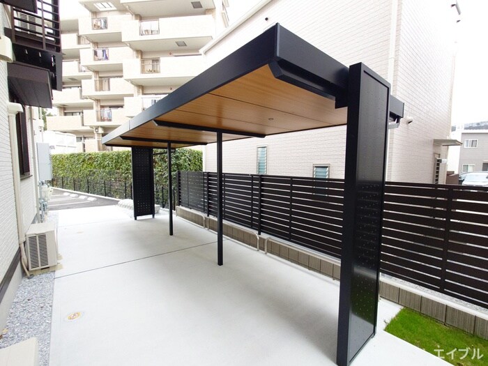 物件外観写真5　(駐輪場)