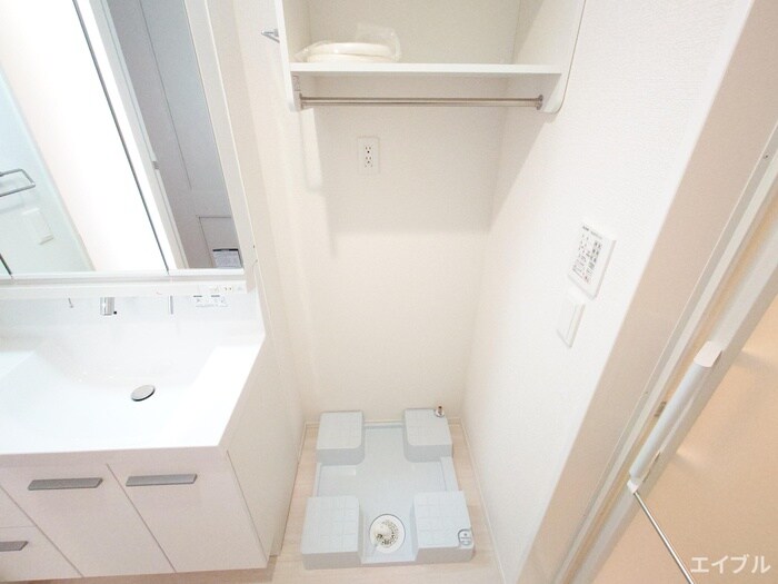 物件内観写真11　(洗濯機置場)