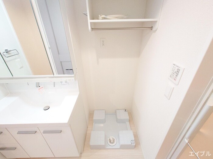 物件内観写真11　(洗濯機置場)