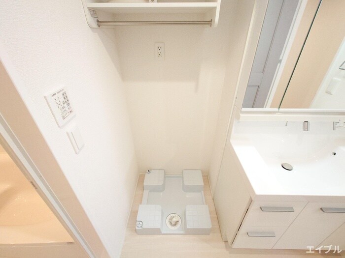 物件内観写真11　(洗濯機置場)