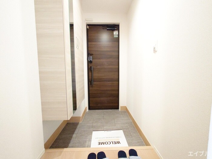 物件内観写真14　(玄関)