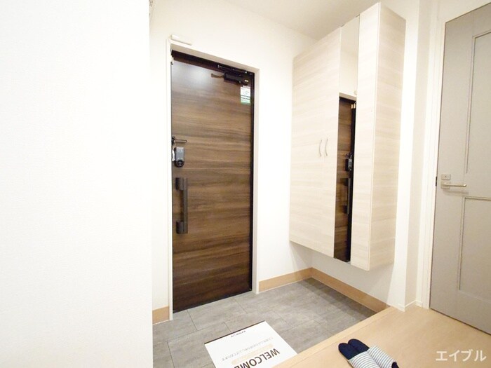 物件内観写真14　(玄関)