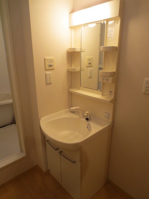 物件内観写真8　(洗面)