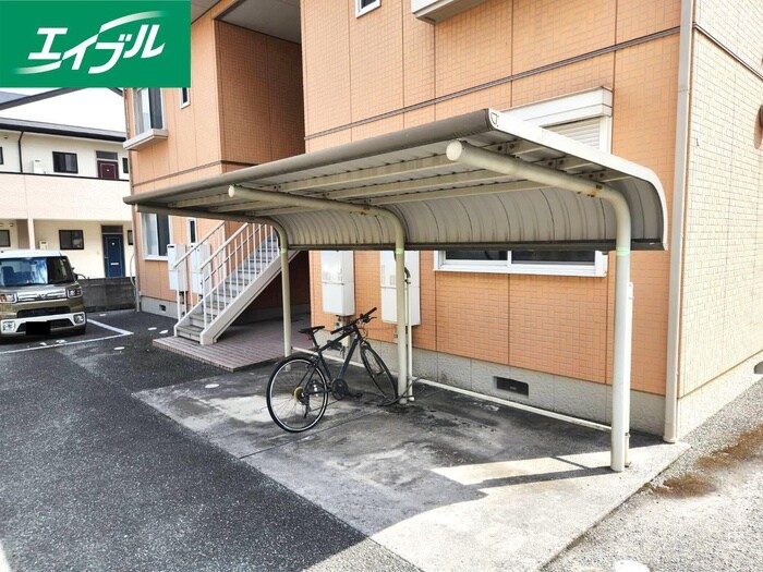 物件外観写真3　(駐輪場)