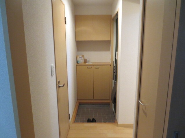 物件内観写真14　(玄関)