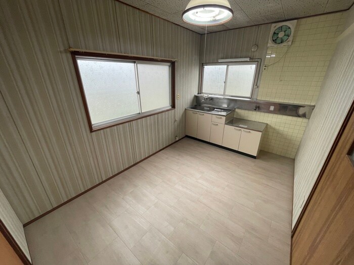 物件内観写真3　(居室)