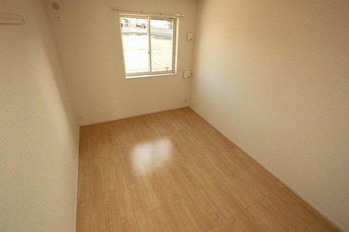 物件内観写真12　(居室)