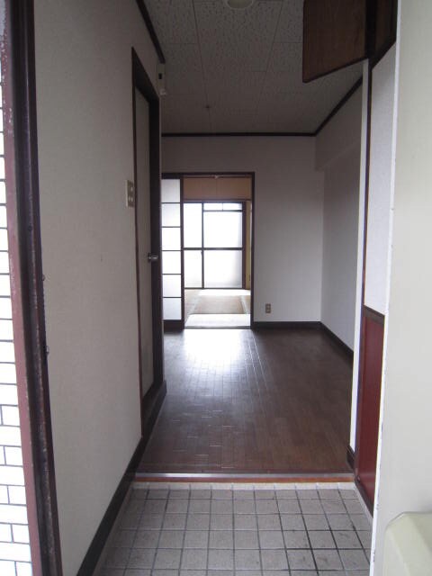 物件内観写真10　(玄関)