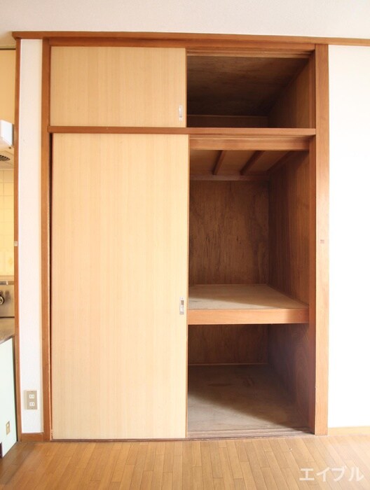 物件内観写真10　(収納)