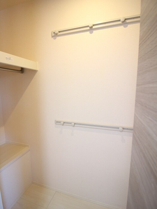 物件内観写真12　(収納)