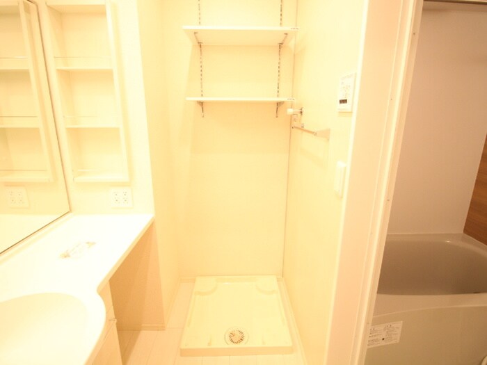 物件内観写真20　(洗濯機置場)