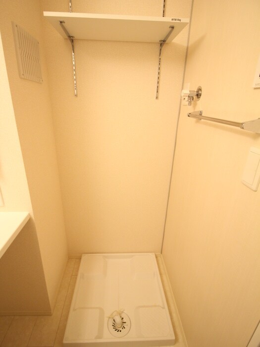 物件内観写真21　(洗濯機置場)