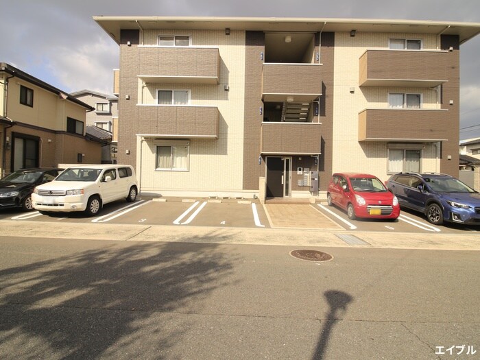 物件外観写真6　(駐車場)