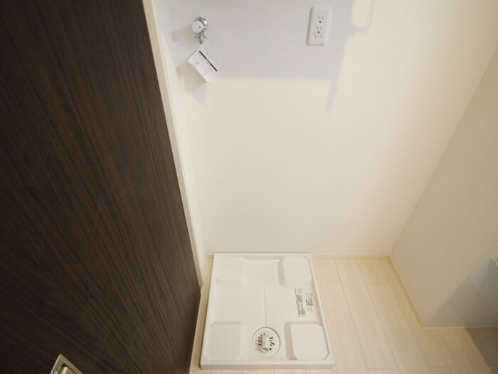 物件内観写真14　(洗濯機置場)