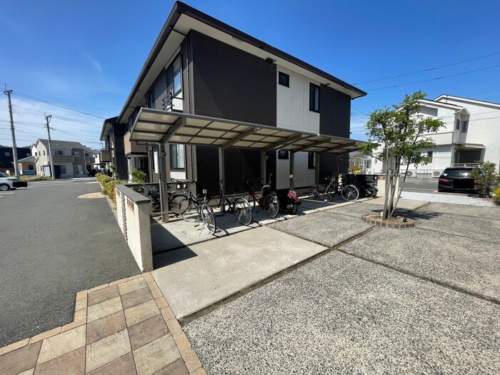 物件外観写真5　(駐輪場)